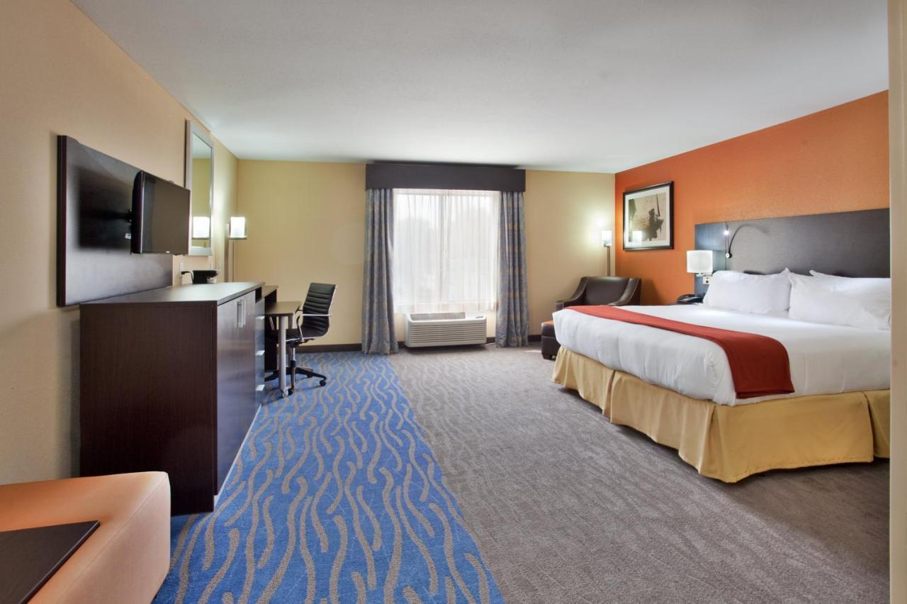 Standard King Room - Communications Accessible