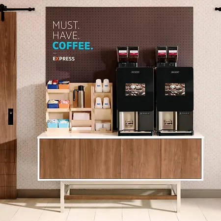 Holiday Inn Express & Suites St Louis Airport By Ihg-2